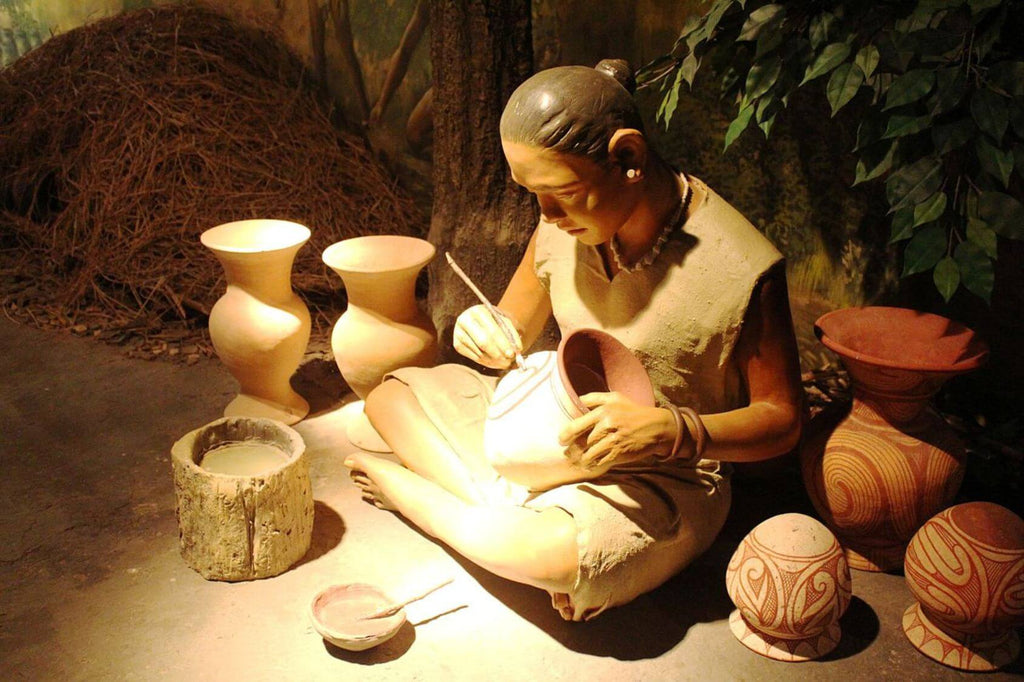 diorama-mulher-pintando cerâmicas museu nacional Ban Chiang Tailândia